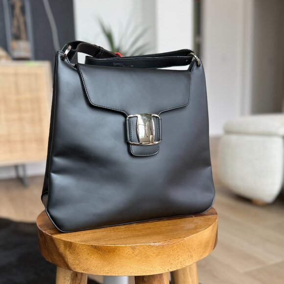 Salvatore Ferragamo Handbags - Pre - Loved Salvatore Ferragamo shoulder bag